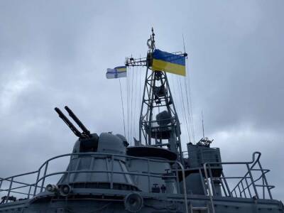 ВМС Украины провели в Черном море совместные маневры с фрегатом НАТО (ФОТО)