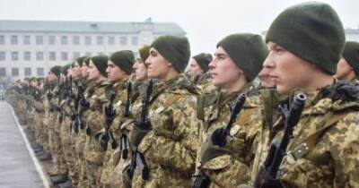 Зеленский утвердил сроки призывов в армию на 2022 год: кому дадут отсрочку