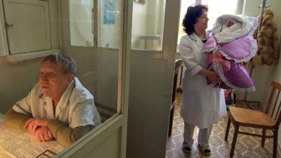 На Украине будут закрывать родильные отделения из-за низкой востребованности