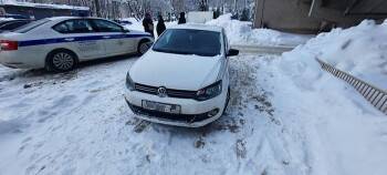 18-летняя автоледи сбила пешехода прямо на территории Вологодской областной больницы