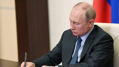 Путин подписал закон об ответственности владельцев за утонувшие суда
