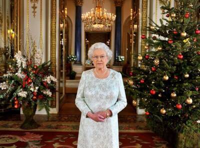 Как внуки королевы поздравили Елизавету II с Рождеством и что получили в подарок