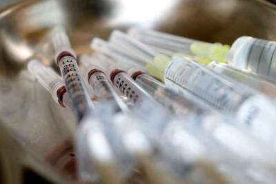 Украинец получил без малого 20 доз вакцин в расчете на вознаграждение