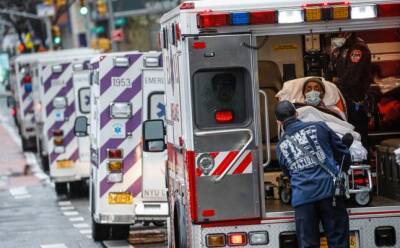 В США заявили о заполнении реанимационных отделений в больницах из-за коронавируса