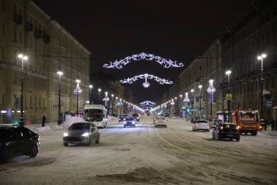 Общественный транспорт Петербурга изменит график в новогодние праздники