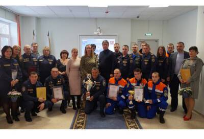 Спасателям из Ленинградской области вручили награды за высокий профессионализм