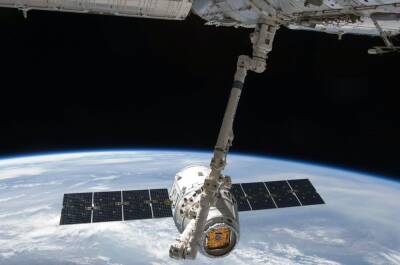 Космонавты поздравили россиян с Новым годом с МКС
