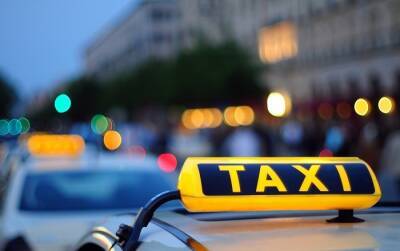 Как устроиться таксистом
