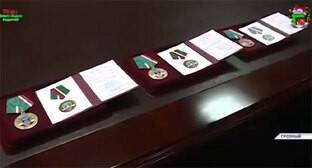 Рамзан Кадыров - Айшат Кадырова - Кадыров награжден медалью за правозащиту после массовых похищений в Чечне - kavkaz-uzel.eu - респ. Чечня