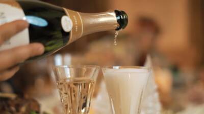 Надоело шампанское? 5 идей, чем заменить коронный напиток на Новый год