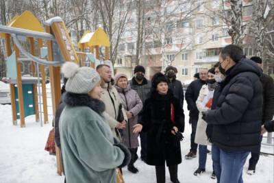 Власти Белгорода проинспектировали новые детские площадки