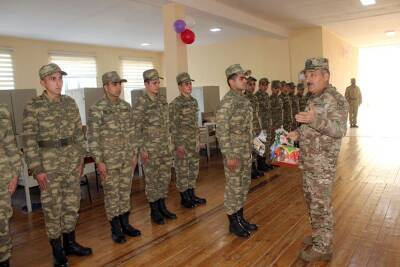 Командующий Сухопутными войсками Азербайджана побывал в воинских частях (ФОТО)