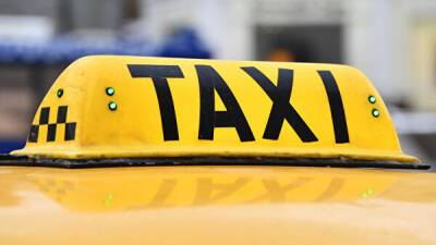 Как устроиться работать таксистом