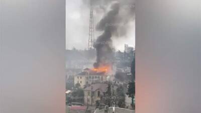 Пожар произошел в заброшенном здании в Сочи