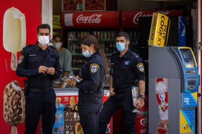 Полиция выпишет больше штрафов за отказ от маски в преддверие Нового года