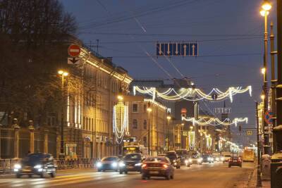 На Московском проспекте подсветили фасады зданий
