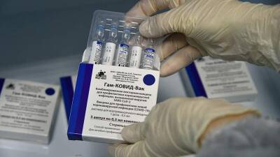 В Оренбуржье ввели обязательную вакцинацию от COVID-19 для студентов