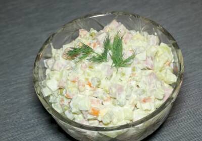 Главный салат Нового года: рецепт идеального "Оливье", если заменить в нем два ингредиента