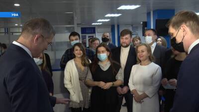 Радий Хабиров вручил госнаграды сотрудникам телерадиокомпании «Башкортостан»
