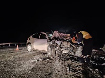 В Свердловской области в аварии погибли два человека, есть пострадавшие