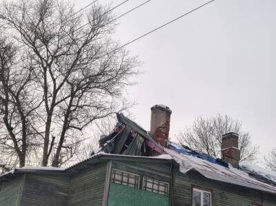 Об аварийном доме в Гатчине, где обрушилась стена, узнали в прокуратуре