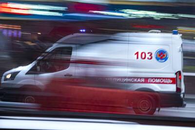 В российском регионе поезд столкнулся с машиной скорой помощи