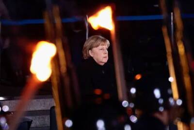 Меркель уйдет с поста 8 декабря