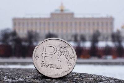 Аналитик ФГ "ФИНАМ" Маслов: рублю оказывает поддержку подрастающая цена на нефть