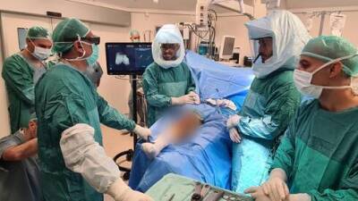Хирурги в Израиле начали оперировать в очках виртуальной реальности