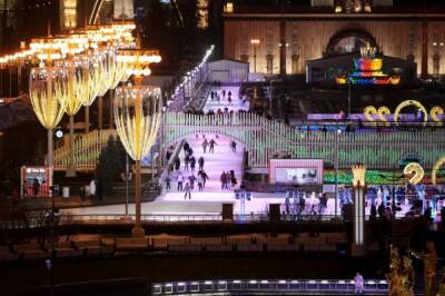 Сергунина: 20 катков с искусственным покрытием открылось в парках Москвы
