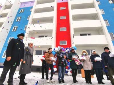 Новый год переселенцы из ветхого жилья в Карабаше встретят в новых квартирах. Строили по областной программе при поддержке РМК