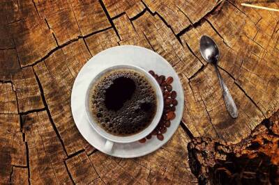 Диетолога Московиц перечислила привычки в употреблении кофе, провоцирующие возрастные изменения