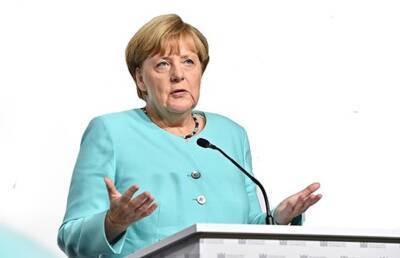 Меркель в последнем обращении к согражданам на посту канцлера призвала прививаться против COVID-19