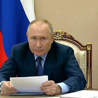 Путин назвал "Единую Россию" партией-лидером