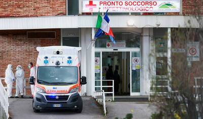 Антиваксер в Италии собирался избежать прививки при помощи искусственной руки