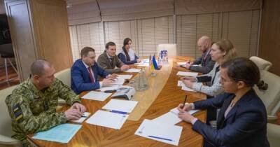 Глава МВД обсудил с временной поверенной в делах США защиту украинской границы (ФОТО)