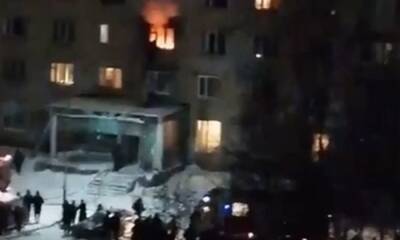 В Петрозаводске загорелось общежитие: жильцы выбегали на улицу в тапочках