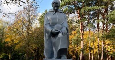 Под Лиепаей открыли памятник бойцам Красной Армии