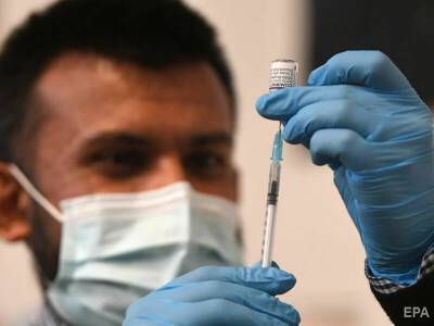В мире сделали более 8 млрд прививок от COVID-19 – данные Bloomberg