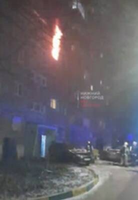 36 человек эвакуировали из горящей многоэтажки в Сормове