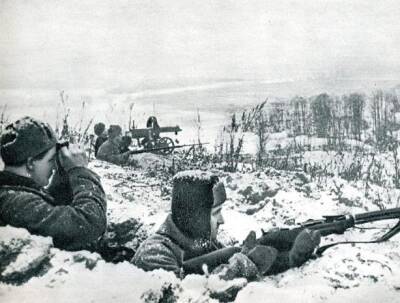 Знамена полков, участников зимней обороны Москвы 1941, переданы ЗВО