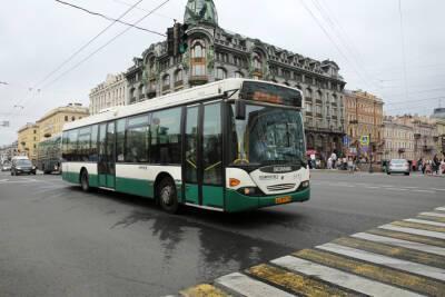 Восстановлено движение автобусов, которые изменили маршруты из-за разлива кипятка на Маршала Захарова