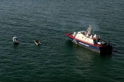 Корабль ФСБ на воздушной каверне обошел в гонке ведущего «Военной приемки» на лодке с браконьерами