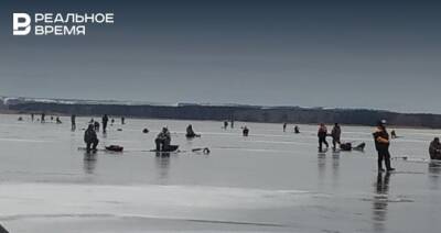 В Татарстане одному из рыбаков стало плохо на льду реки