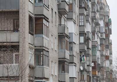 В России начнут штрафовать за несогласованное остекление балкона