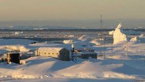 Украинские полярники в Антарктиде видели полное затмение Солнца, которое бывает раз в 18 лет