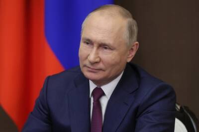 Владимир Путин призвал не ущемлять в правах привитых российскими вакцинами