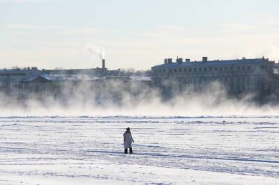 В Петербурге ребенок провалился под лед во время катания на ватрушке