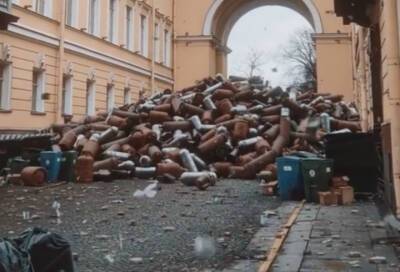 Петербургский 3D-художник показал «мусорный апокалипсис» в 2322 году - online47.ru - Санкт-Петербург