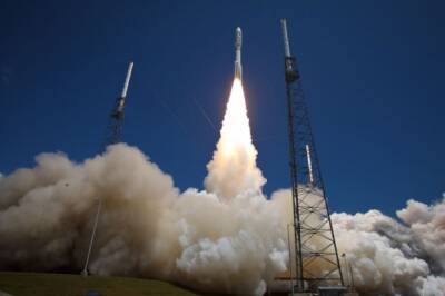 Atlas V (V) - В США вновь отложили пуск ракеты Atlas V с военным спутником связи - aif.ru - США
